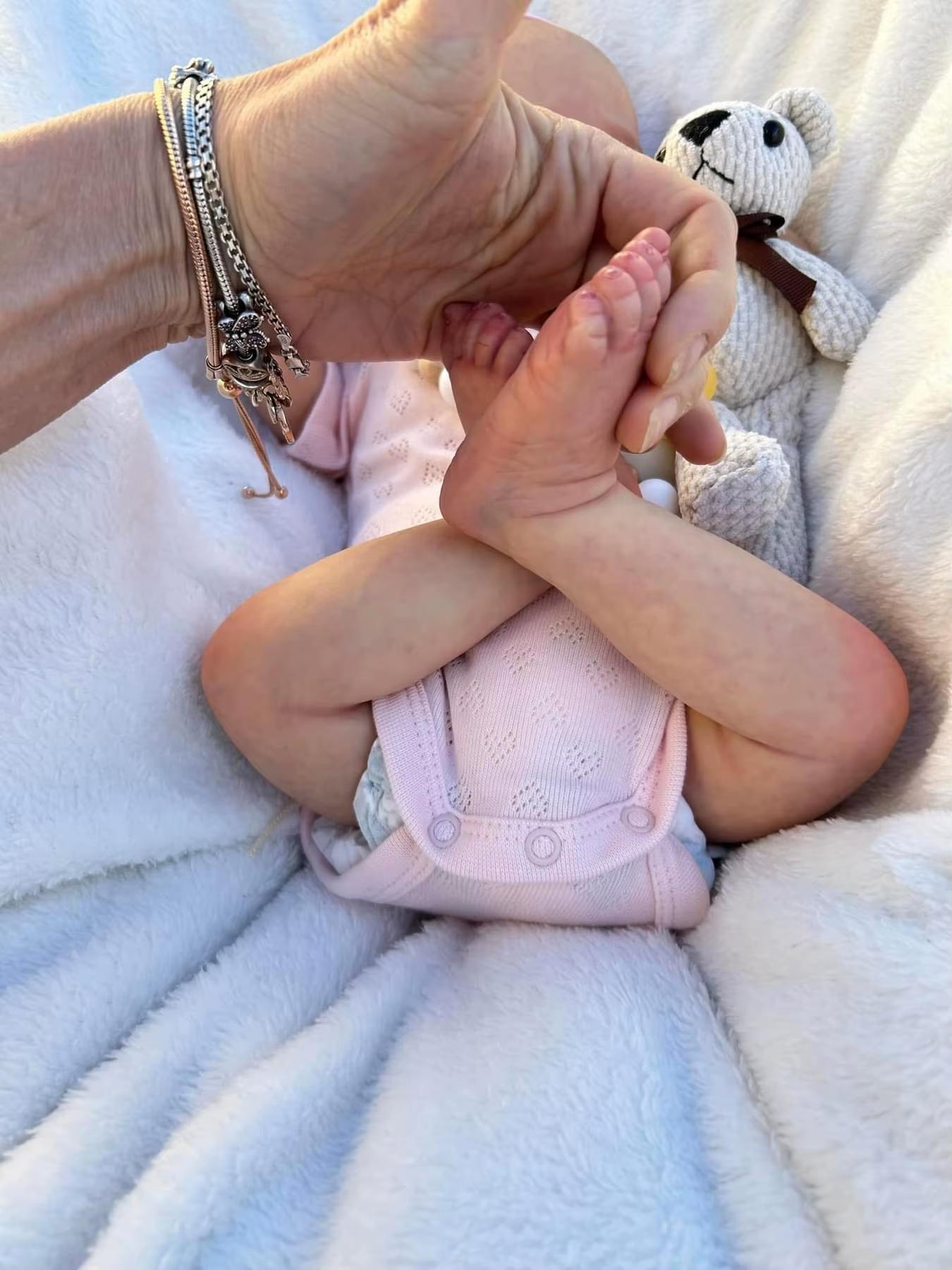 19Inch Newborn Soft Body Baby Pascale Reborn Doll with 3D Skin Multiple Layers Painting with Visible Veins Soft Touch Doll