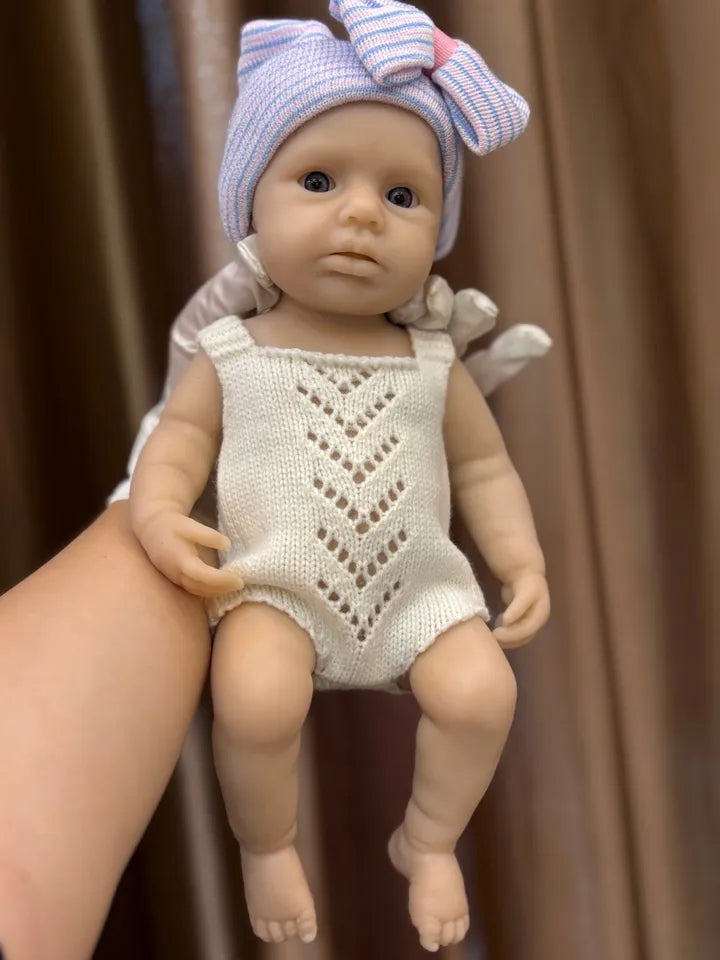33cm Loulou Silicone Reborn Baby Girl – Open Eyes, Open Mouth, 3D Painted Skin, Collectible Keepsake Gift for Kids
